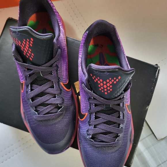 Kobe 10, Nike, Hero GS, size 6.5y, used in original box, excellent condition - Picture 10 of 11